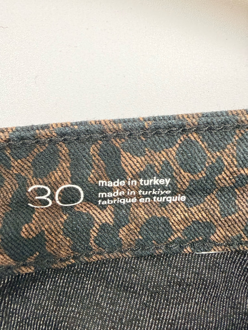Pilcro Size 30 Leopard Print Straight Leg Jeans Brown Black Stretch Denim Edgy - Picture 6 of 10